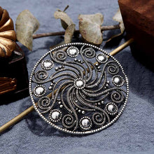 Load image into Gallery viewer, Exagérer rétro grande bague avec breloque Vintage creux plateau à fleurs bague Hiphop fête Costume Antique bague pour femmes hommes cadeau